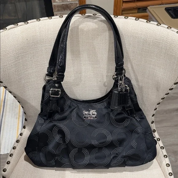 Coach Maggie Signature Optic canvas Link Chain Black/Gray Handbag Shoulder Bag - Picture 1 of 12